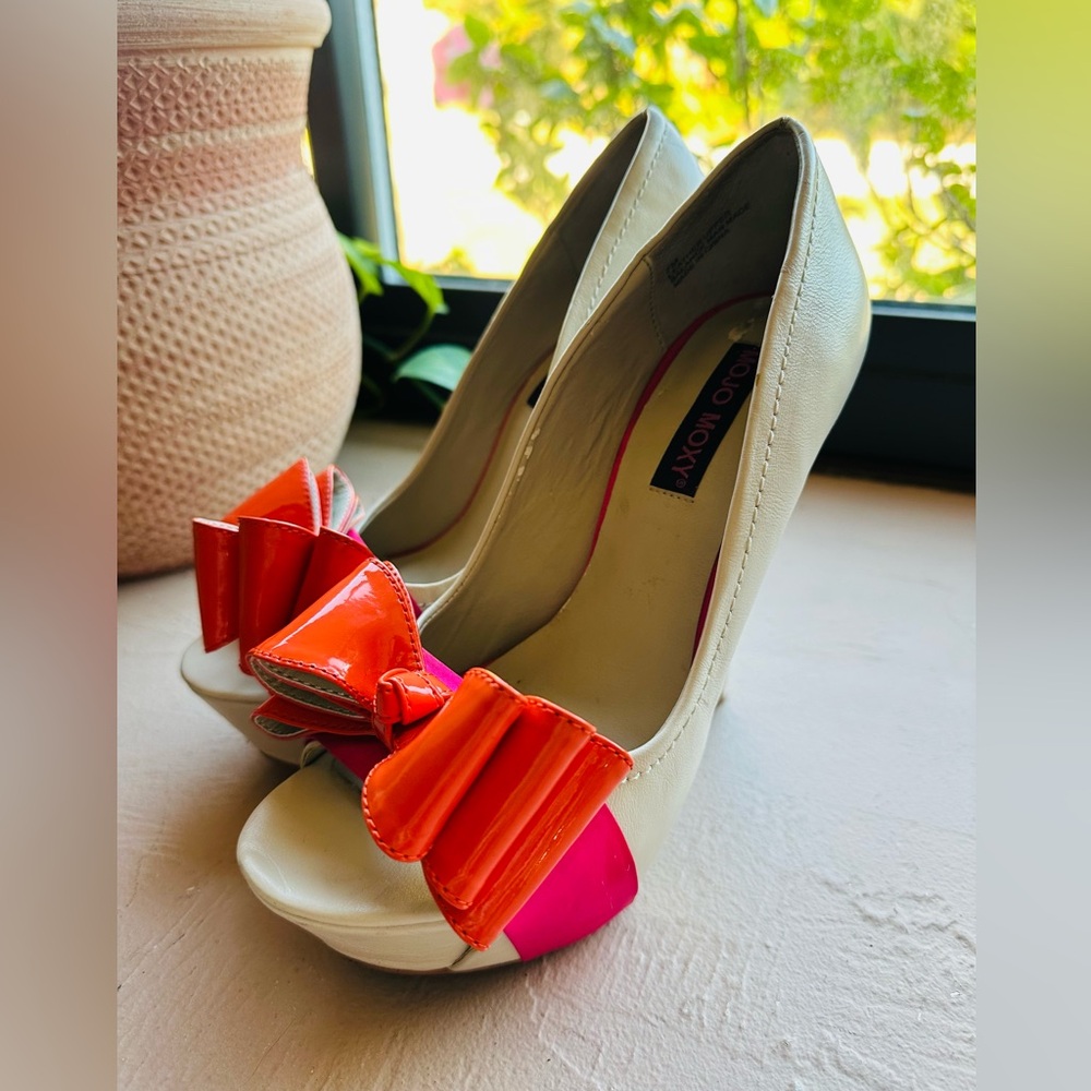 Mojo Moxy White and Orange Bow Sexy Party Heels Size 7